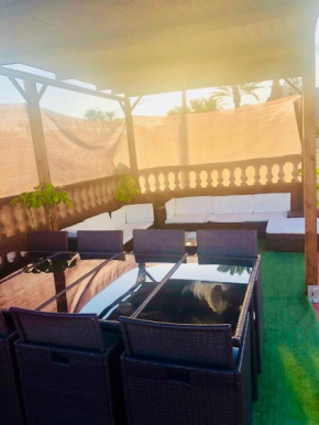 GRAN CASA con TERRAZA a 3 min Playa con Wifi - rodeada de servicios, Roquetas De Mar